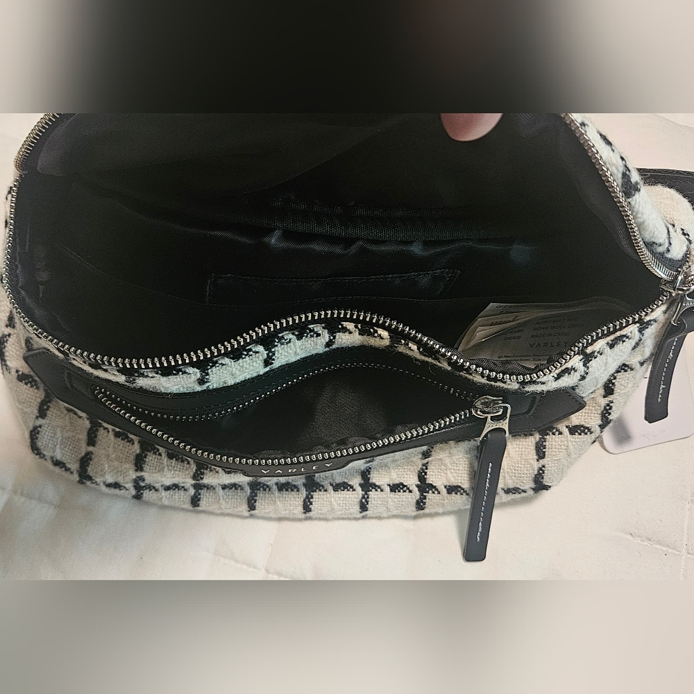 NWT Varley Roby Belt Bag- One Size- Egret Mono Check Print - Picture 3 of 11